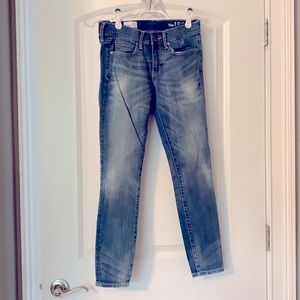 NWOT gap size 4 legging jean